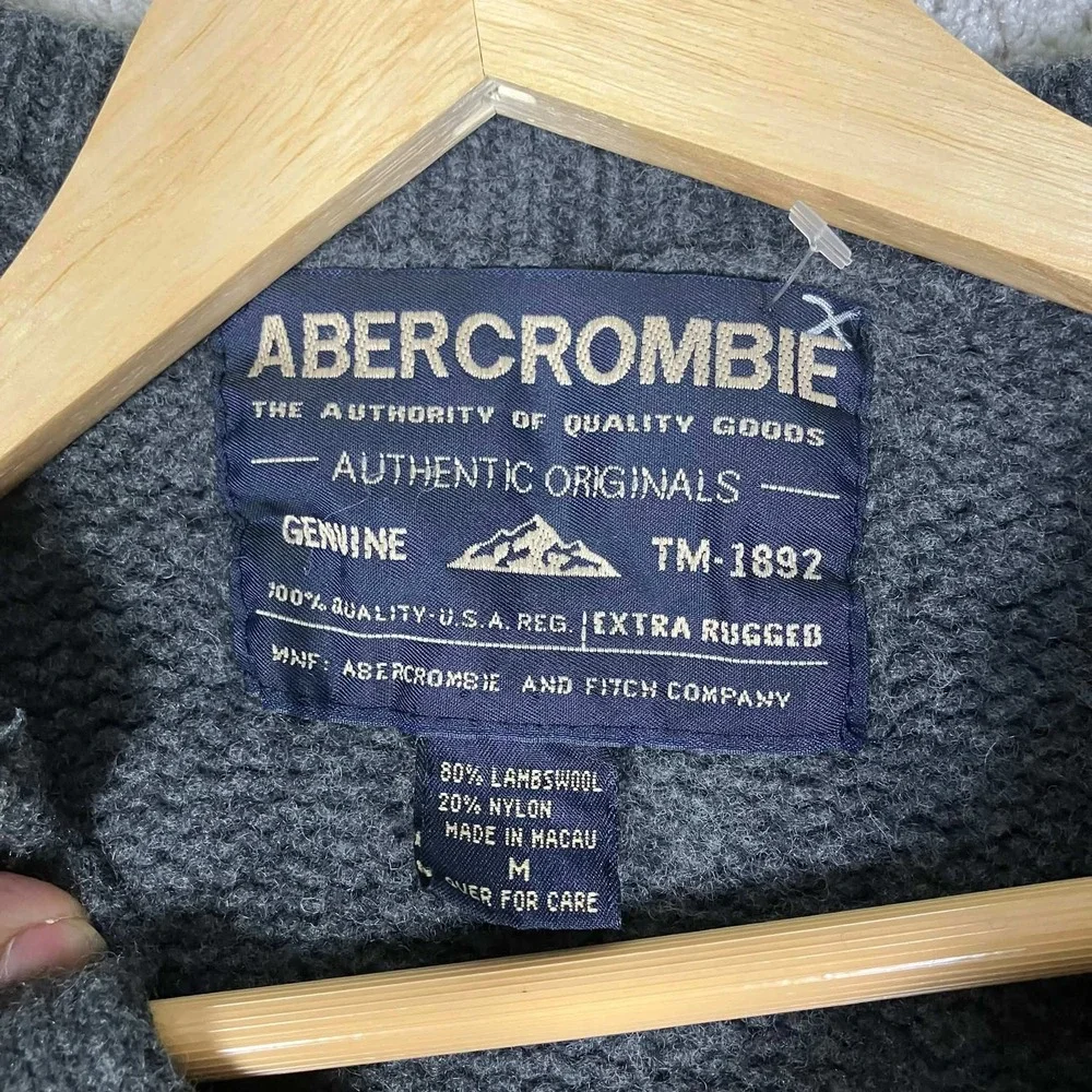 Vintage Abercrombie Lambswool Henley Sweater Mens Medium Gray Soft 2000s